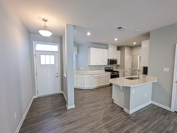 5th image of 3456 Foxglove Dr