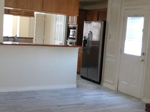 3rd image of 1300 Cannes Dr