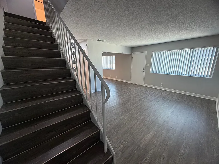 The Circle Apartments at Long Beach — Photo 109