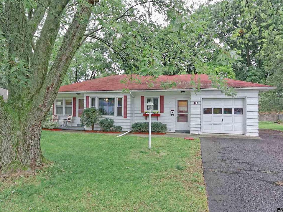 1st image of 10 Emerick Ln