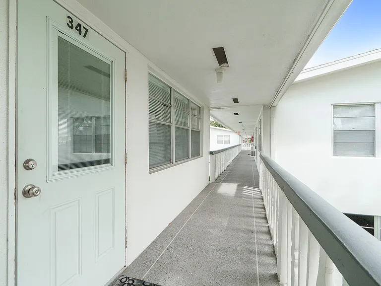 347 Windsor N #O — Photo 25