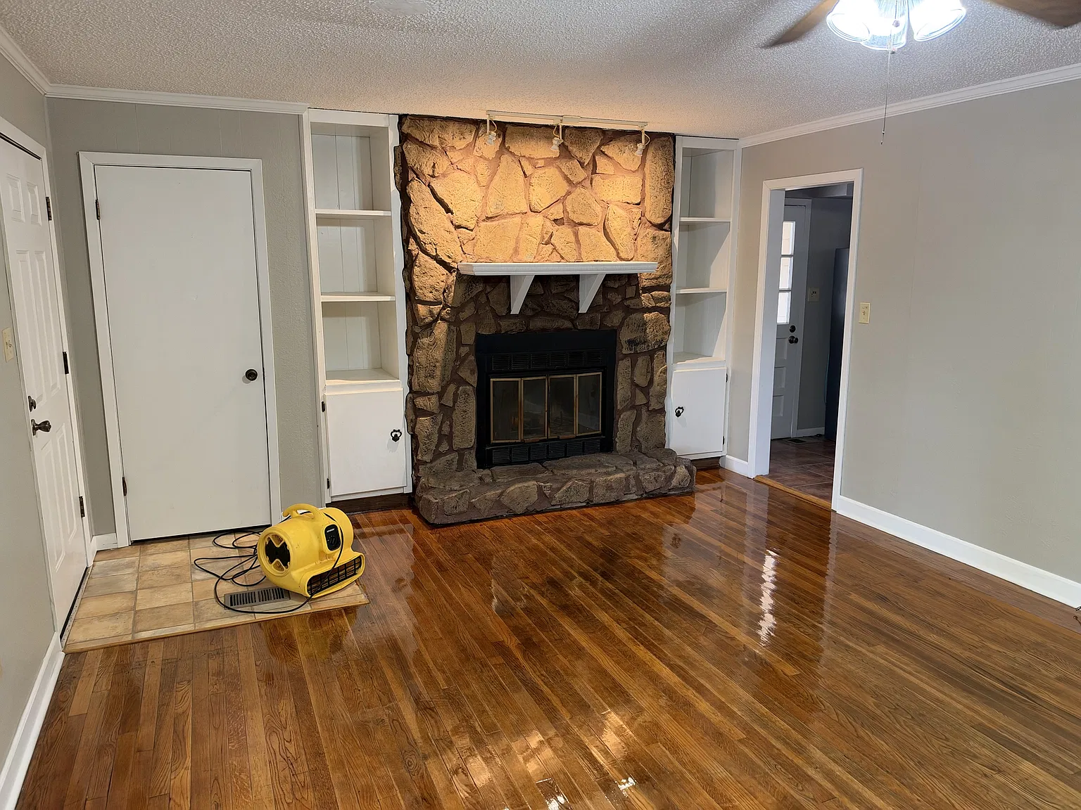 725 Valley Drive - 1 — Photo 2