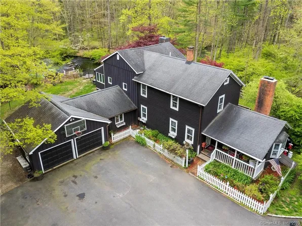 39 Station Road, Redding, CT 06896