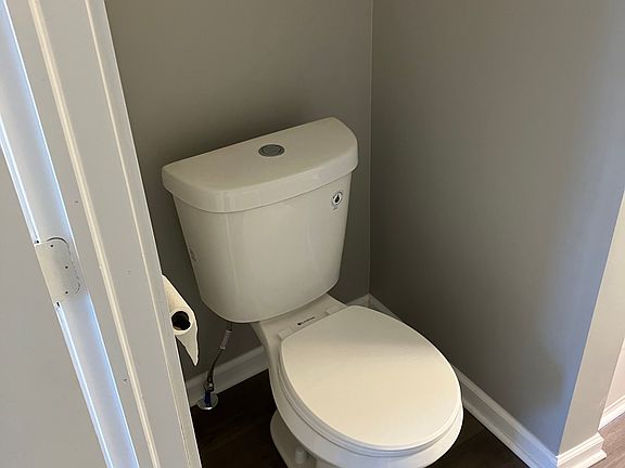5th image of 31 Norman Ave Unit 2