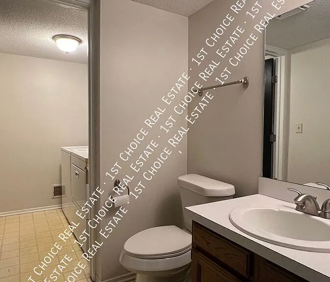 3694 Cavalier Dr — Photo 13