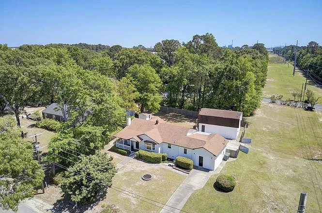 4 bed, 1806 sqft, $2,500 — Photo 1