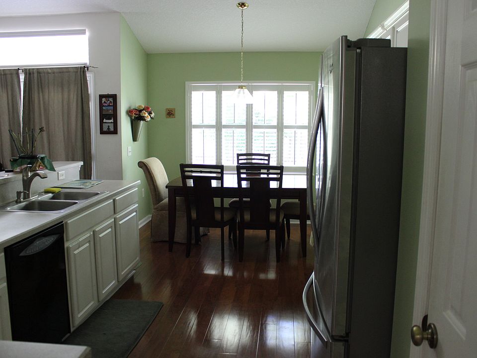 2nd image of 616 Acorn Ct
