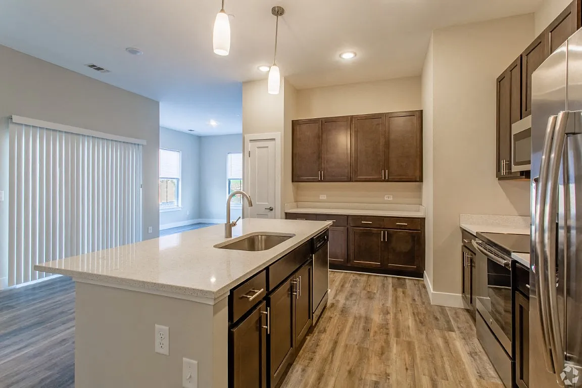 The Flats at Summit Station — Photo 4