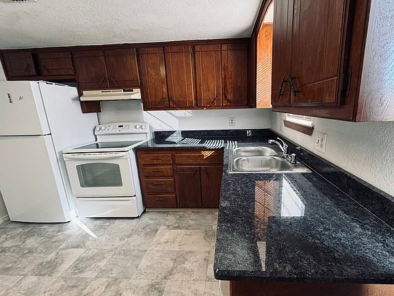 4th image of 2928 Oak Ave APT D