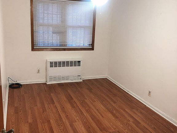 5th image of 92 Bay 43rd St Floor 2
