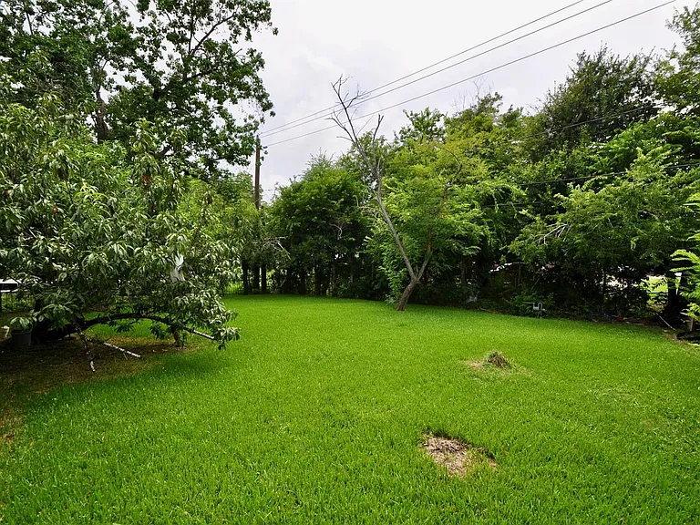 7622 Darnay Dr — Photo 5