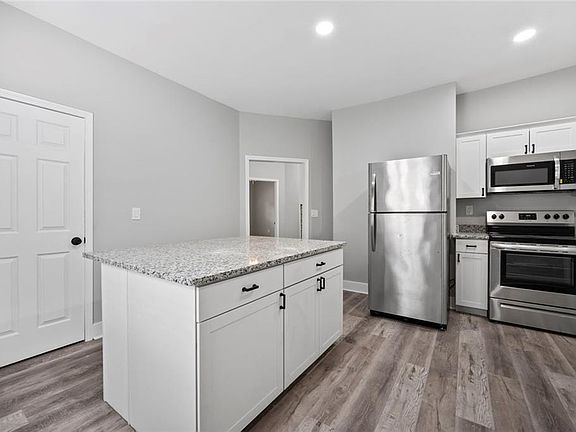 5th image of 1126 Briarcliff Pl NE APT 1