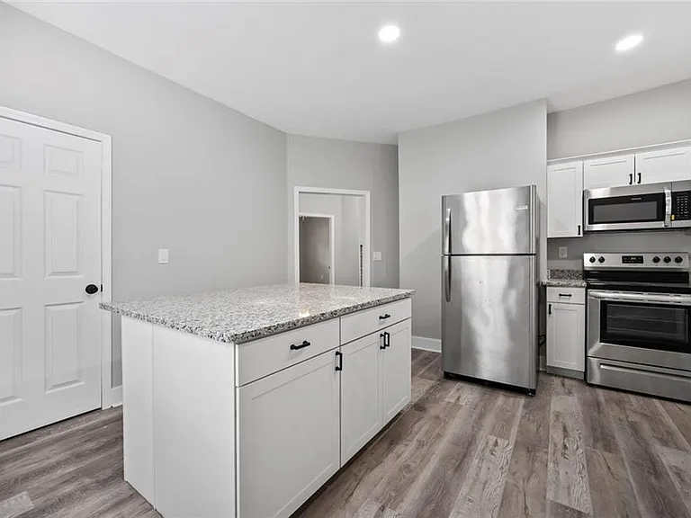 1126 Briarcliff Pl NE #1 — Photo 5