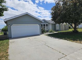 202 Paradise Ct, Fruitland, ID 83619