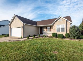 1923 Arlington Ct, Maryville, IL 62062