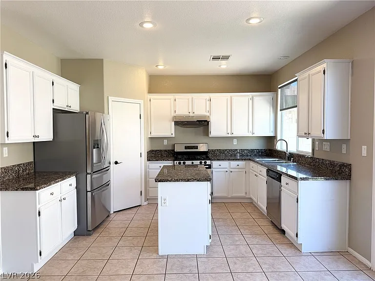 9862 Shadow Grove Ave — Photo 12