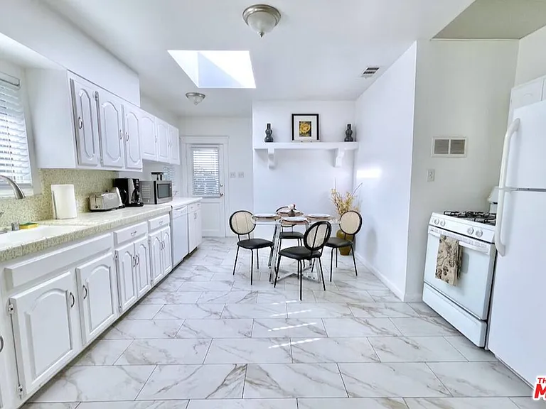 8655 Clifton Way — Photo 6
