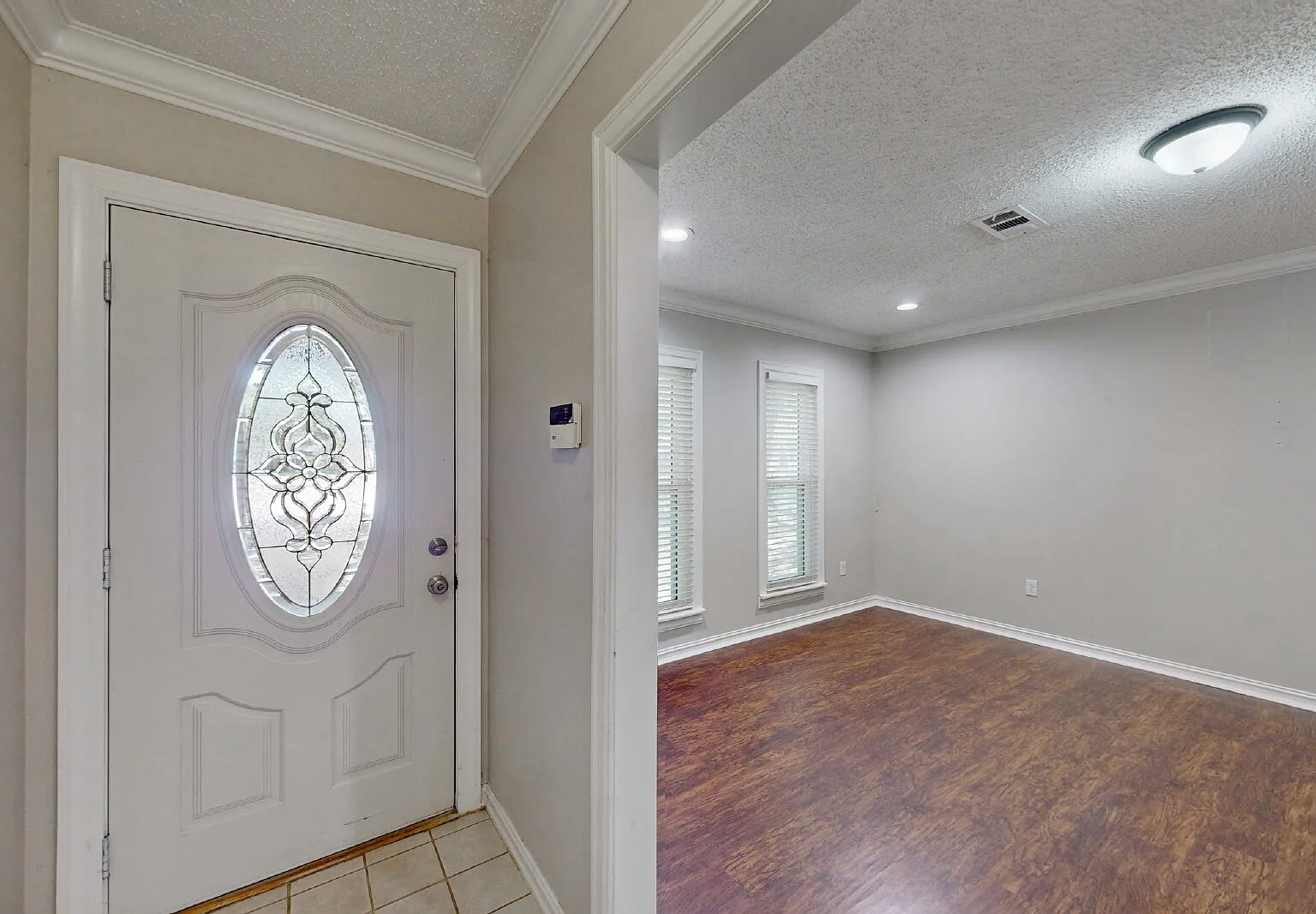 5 bed, 3.0 bath, 2148 sqft, $2,700 — Photo 2