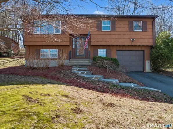95 Hoyts Hill, Bethel, CT 06801