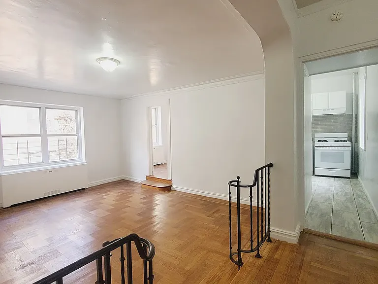 711 Walton Ave #4R — Photo 3