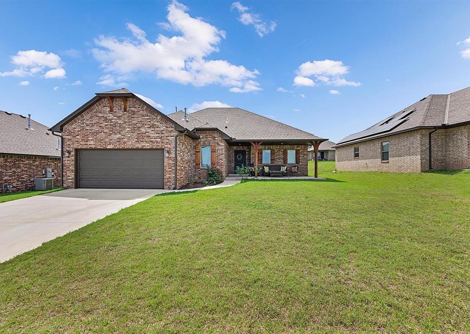 1st image of 2703 Landmark Dr