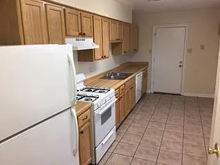 319 W Loyola Dr — Photo 6