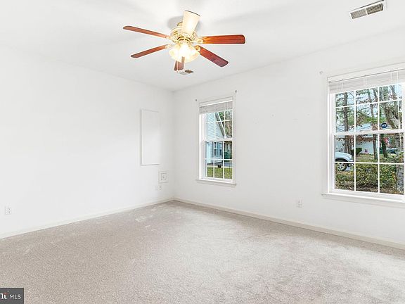 4th image of 44049 Fieldstone Way