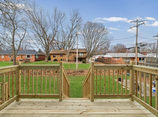 2006 E Lincoln St, Bloomington, IL 61701