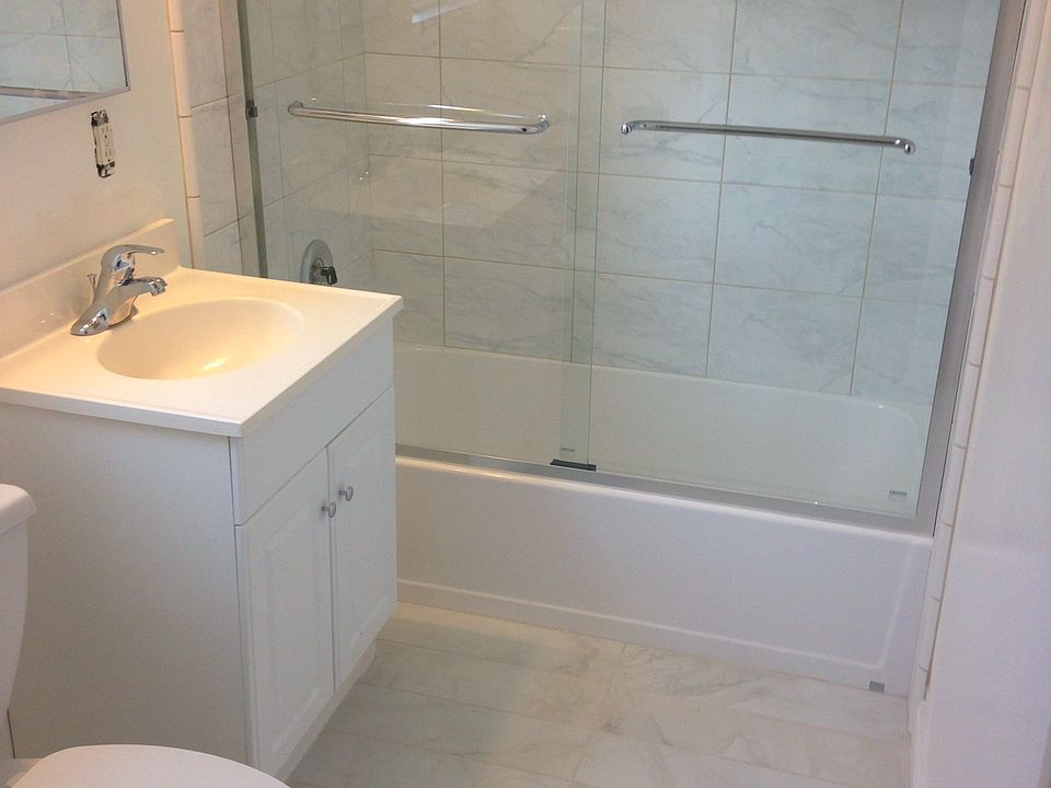 2nd image of 1118 Laurel St APT 4