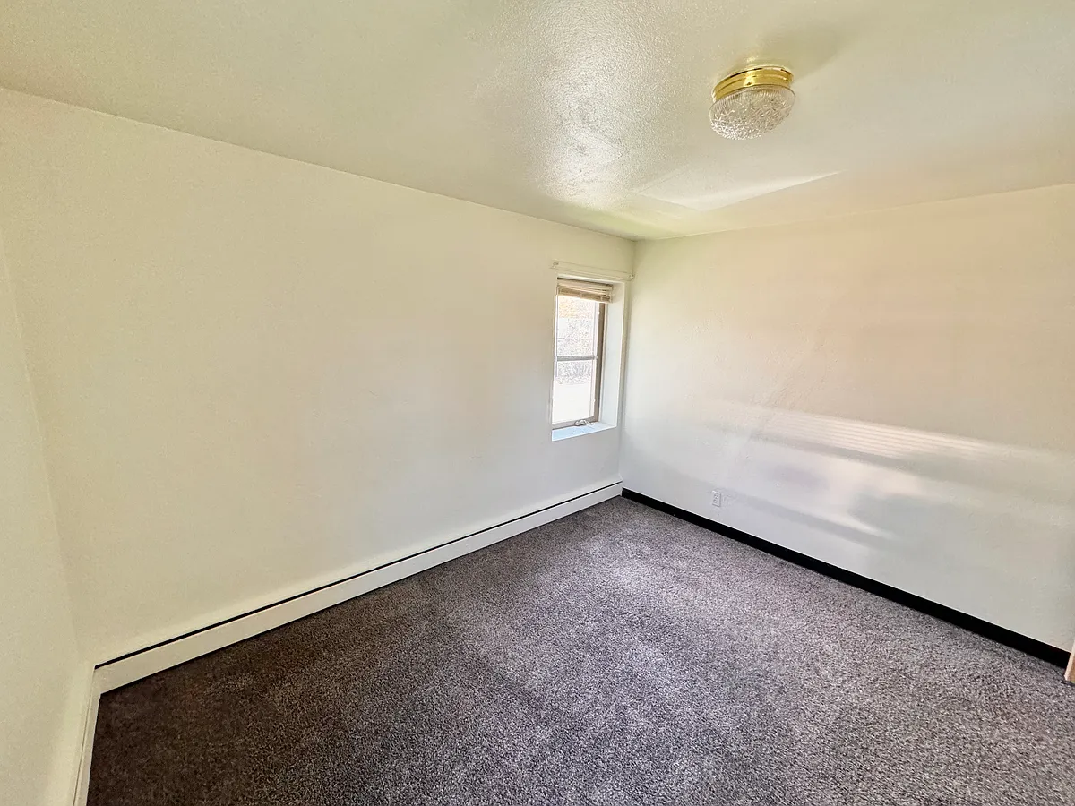 Building Photo - 1515 3rd Ave NE #105