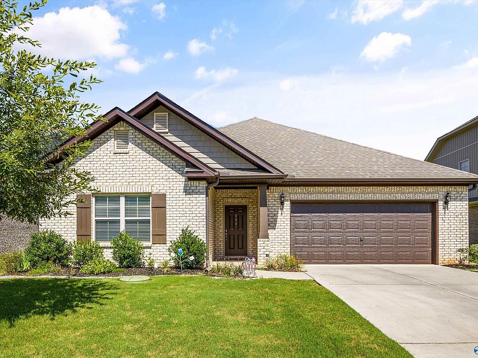 1st image of 111 Grove Hill Cir