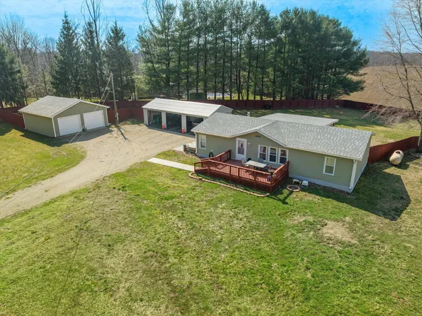 56504 Twin Lakes Rd, Cassopolis, MI 49031
