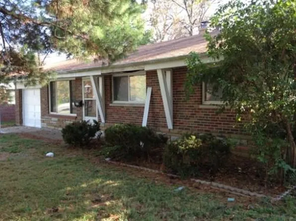 816 Lebon Dr, Saint Louis, MO 63137
