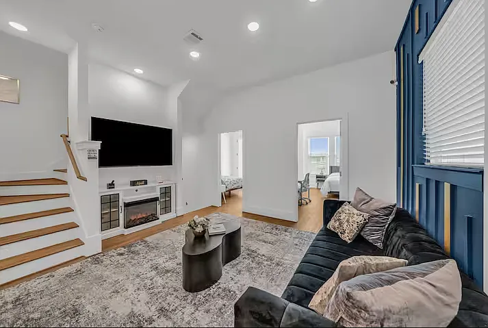 3419 Yellowstone Blvd — Photo 9