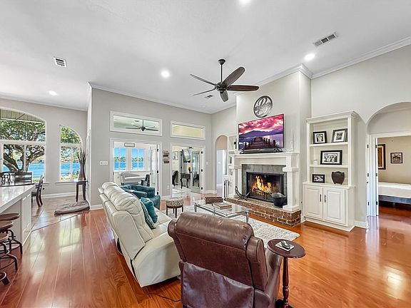 4th image of 13198 Lake Bend Dr