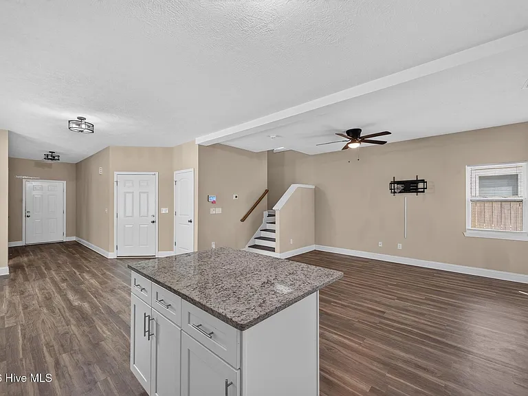 934 Boyd Ln — Photo 9