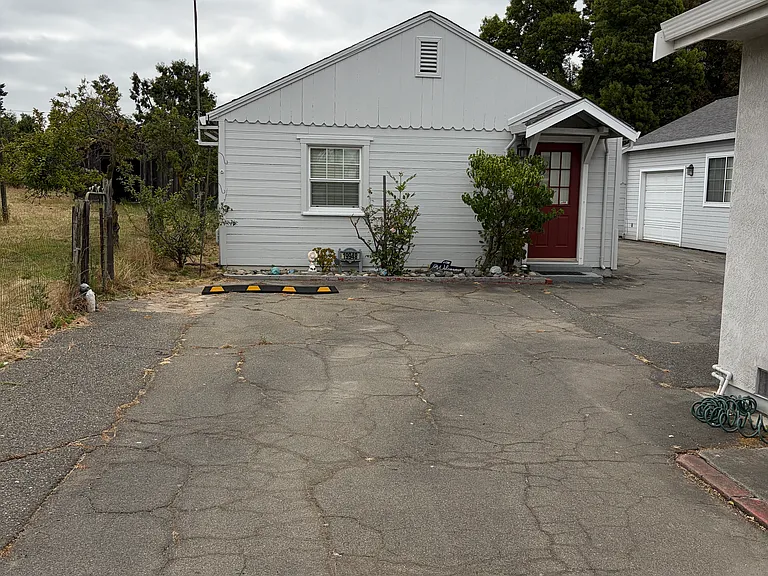 Forest Ave — Photo 1