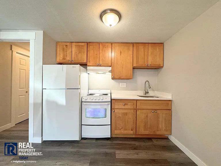 6415 Steilacoom Blvd SW Tacoma — Photo 11