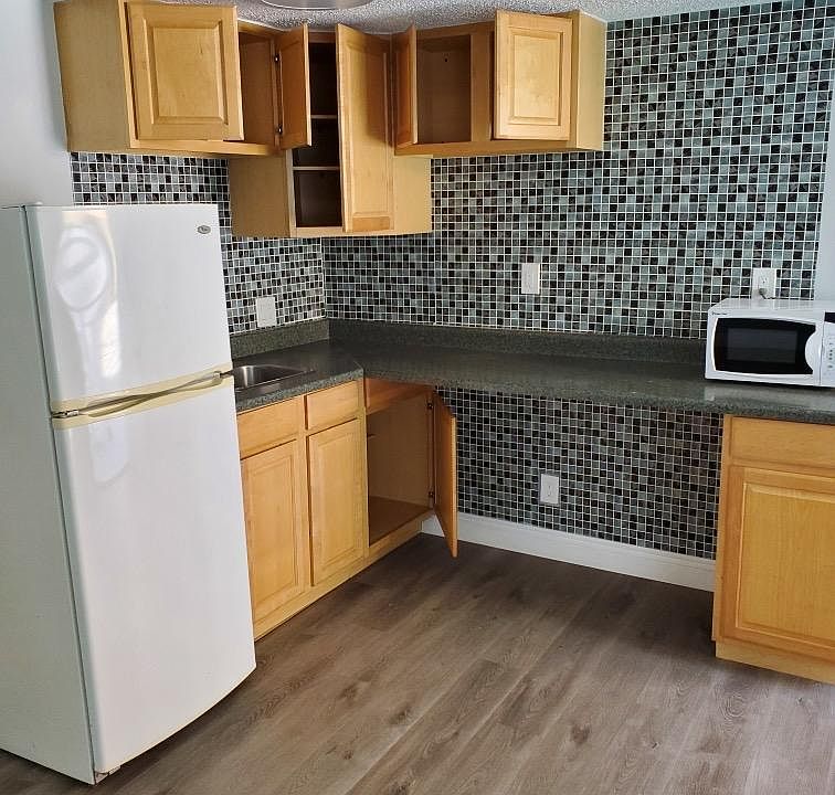 1st image of 430 S Gramercy Pl