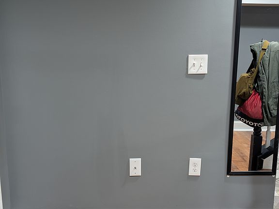 4th image of 1439 Lowman St