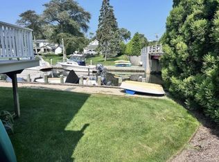 2 Orchard Neck Rd, Center Moriches, NY 11934