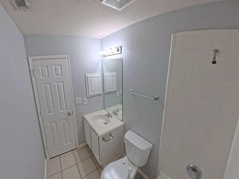 2029 Oak Manor Dr — Photo 13