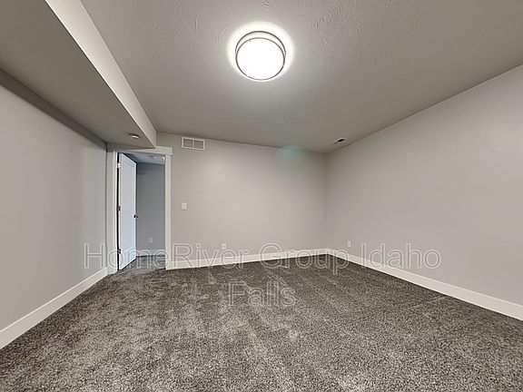 4th image of 1957 Harrington Ct