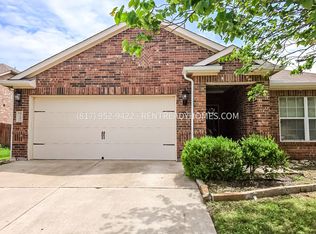 1102 S 1st St, Sanger, TX 76266