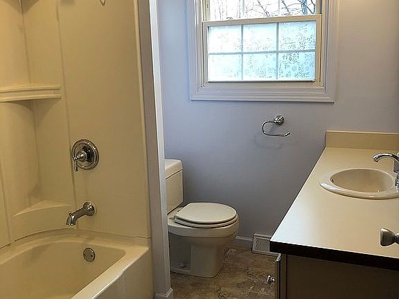 Bathroom Upstairs Main