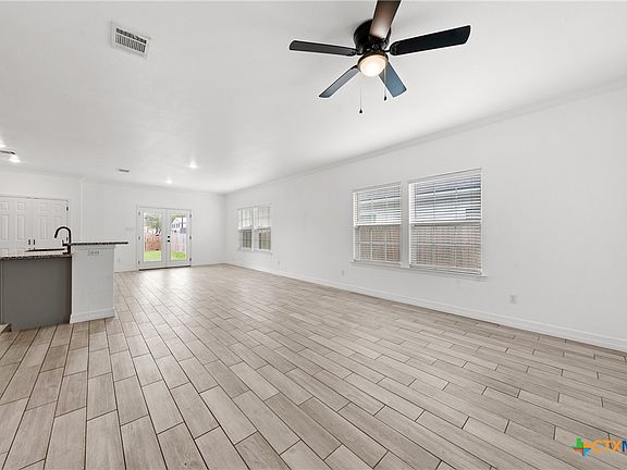 4th image of 501 Avenue A
