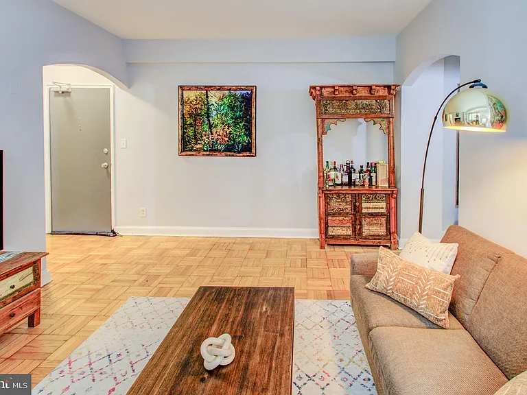 2515 K St NW #210 — Photo 3