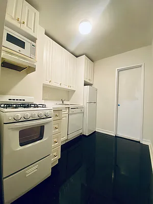 Rented by Bond New York | media 4