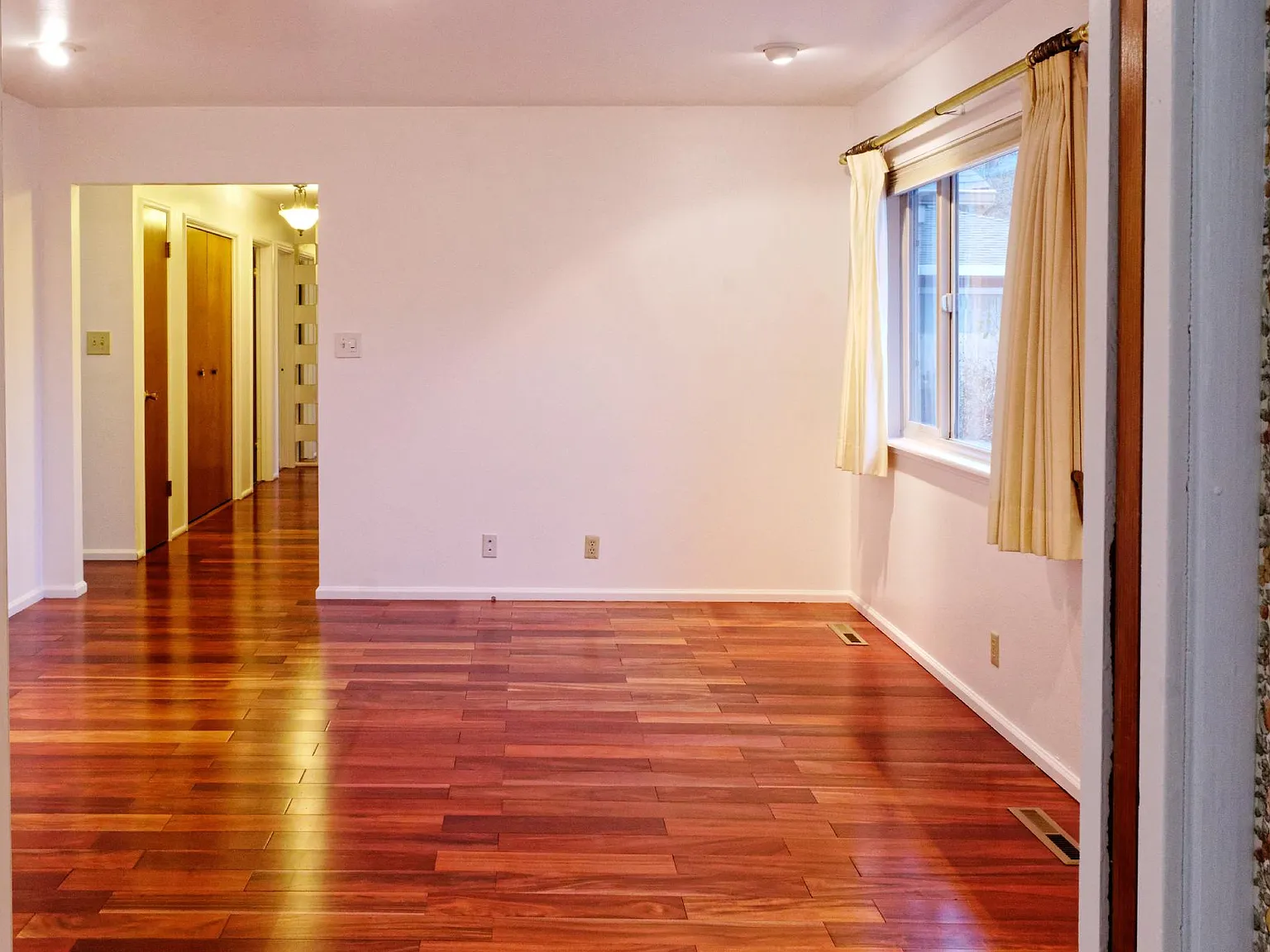 219 Grove Ave — Photo 3