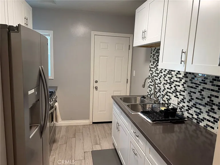 2244 W Adams Blvd #6 — Photo 4
